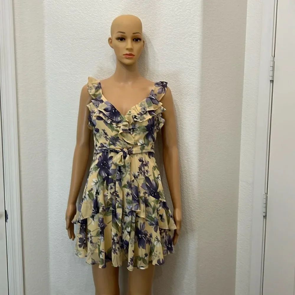 Windsor Dress Sz XSmall V Neck Sleeveless Floral Ruffled Mini Backless Belted